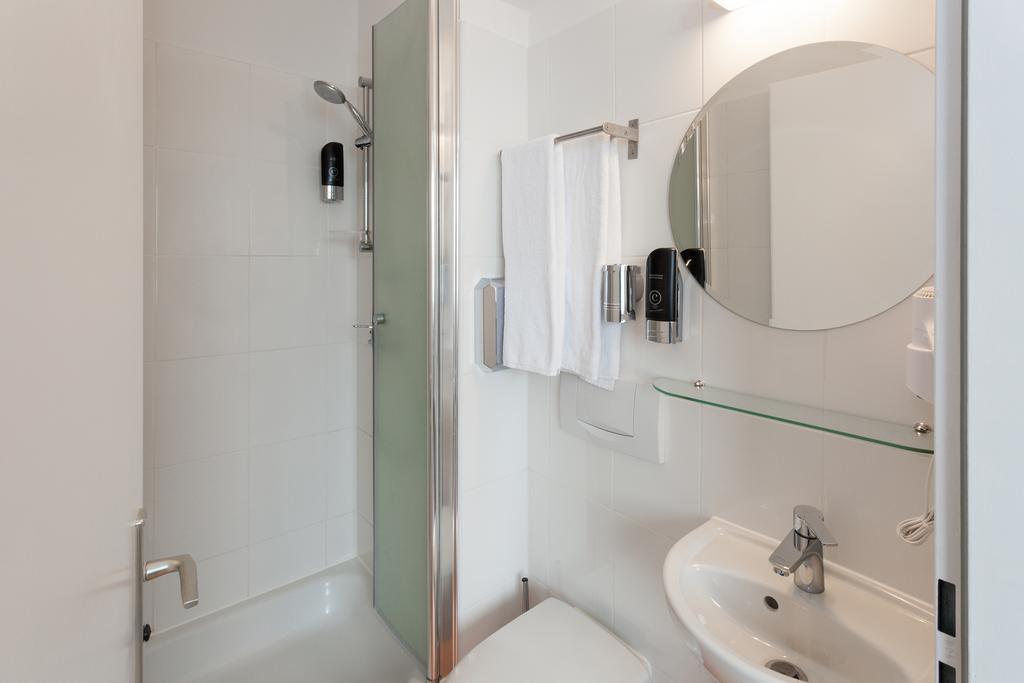 Hotel West Хамбург Екстериор снимка