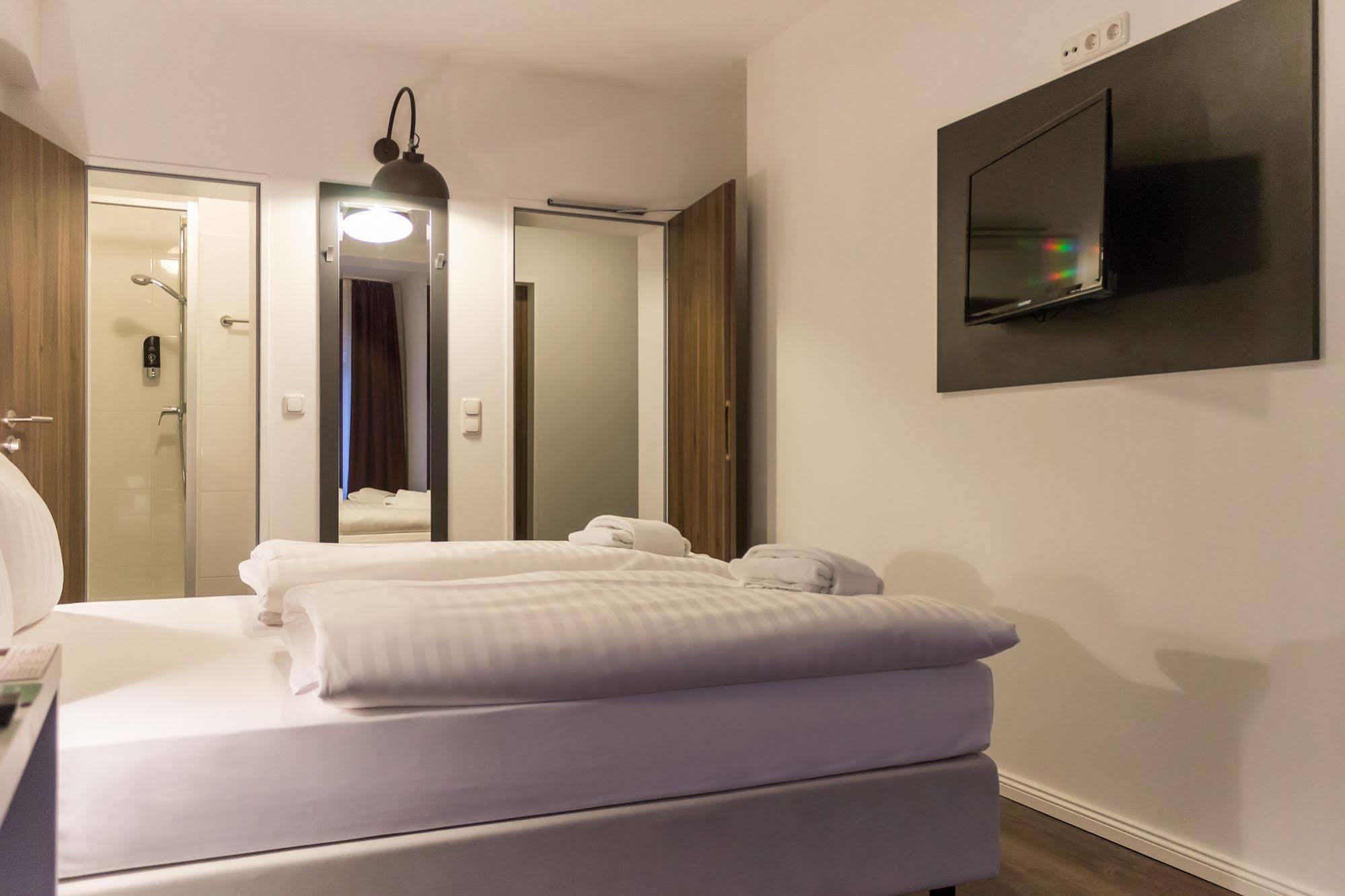 Hotel West Хамбург Екстериор снимка