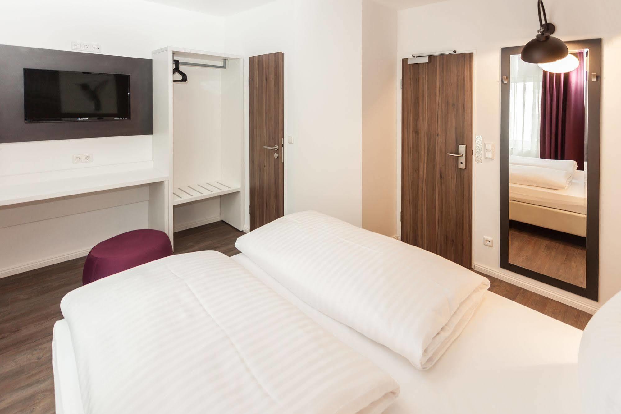 Hotel West Хамбург Екстериор снимка